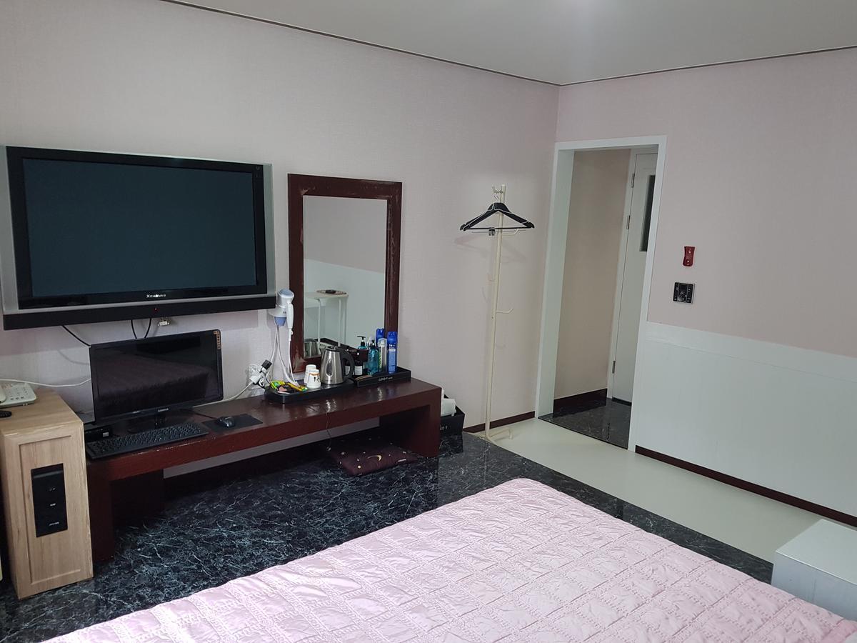 Cloud Nine Hotel Gimhae Habitación foto