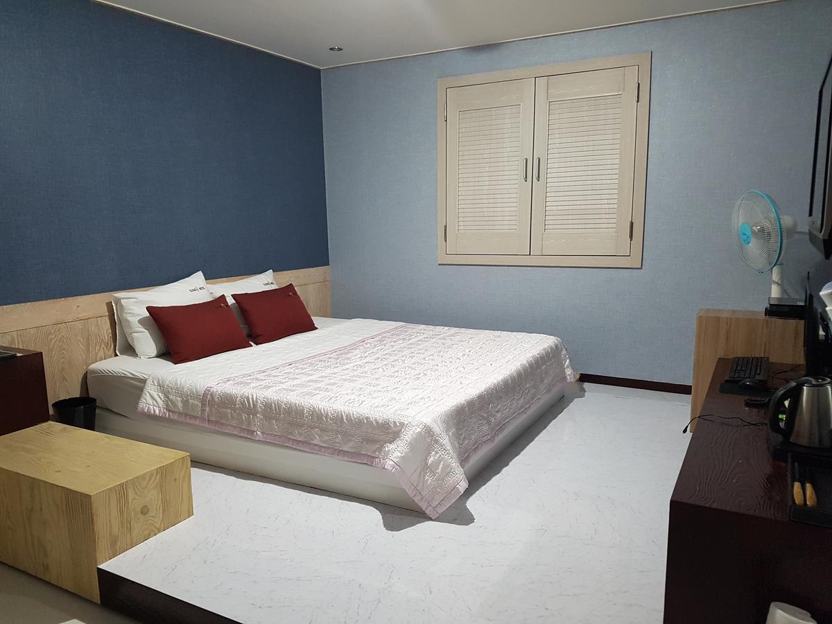 Cloud Nine Hotel Gimhae Habitación foto